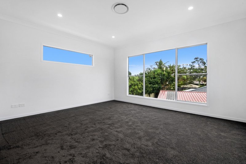 Photo - 10A Ballandra Court, Mermaid Waters QLD 4218 - Image 3