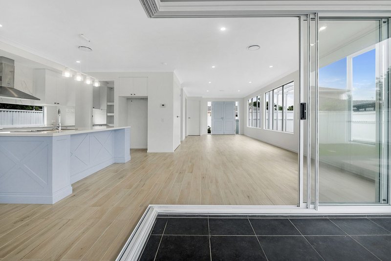 Photo - 10A Ballandra Court, Mermaid Waters QLD 4218 - Image 6