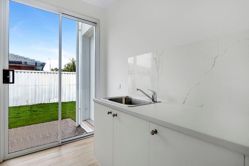 Photo - 10A Ballandra Court, Mermaid Waters QLD 4218 - Image 14
