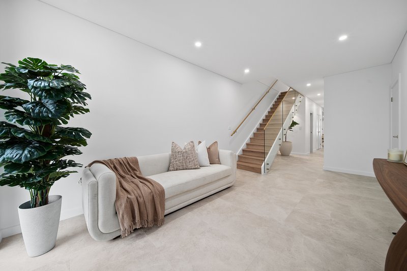 Photo - 10A Foxlow Street, Canley Heights NSW 2166 - Image 5