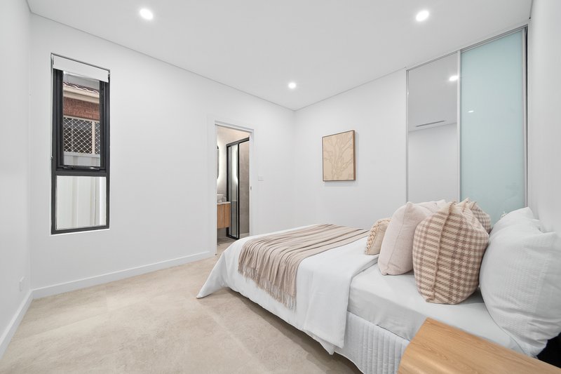 Photo - 10A Foxlow Street, Canley Heights NSW 2166 - Image 7