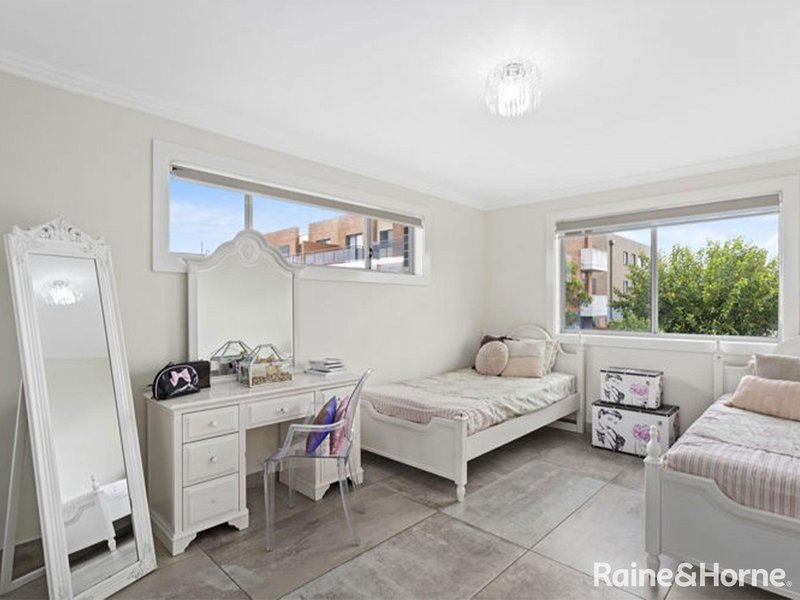 Photo - 10a Grassmere Street, Guildford NSW 2161 - Image 8