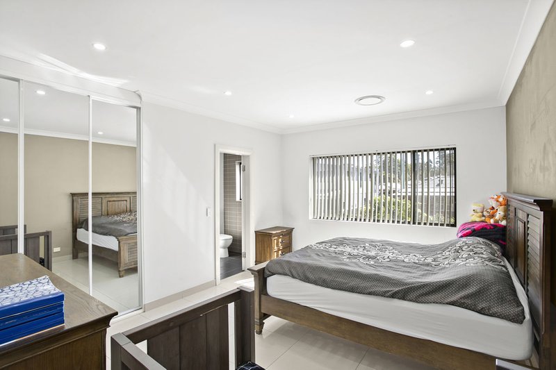 Photo - 10a Martin Crescent, Woodpark NSW 2164 - Image 6