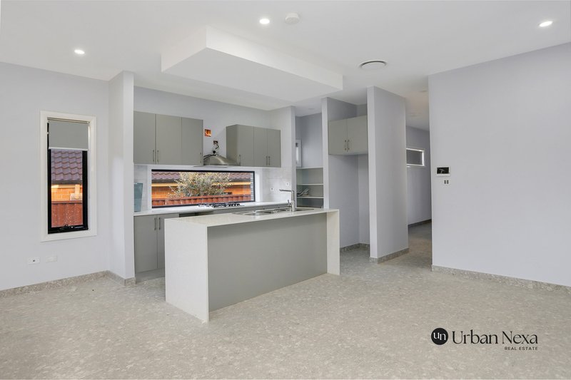 Photo - 10A Narva Place, Seven Hills NSW 2147 - Image 2