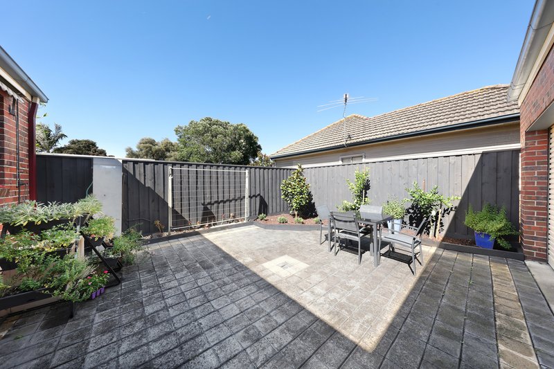 Photo - 10A Neville Street, Bentleigh East VIC 3165 - Image 5