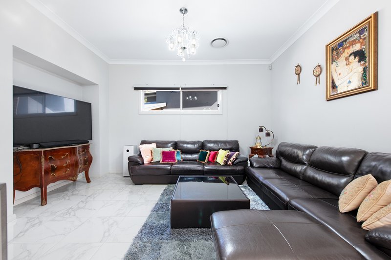 Photo - 10A Sefton Road, Thornleigh NSW 2120 - Image 3