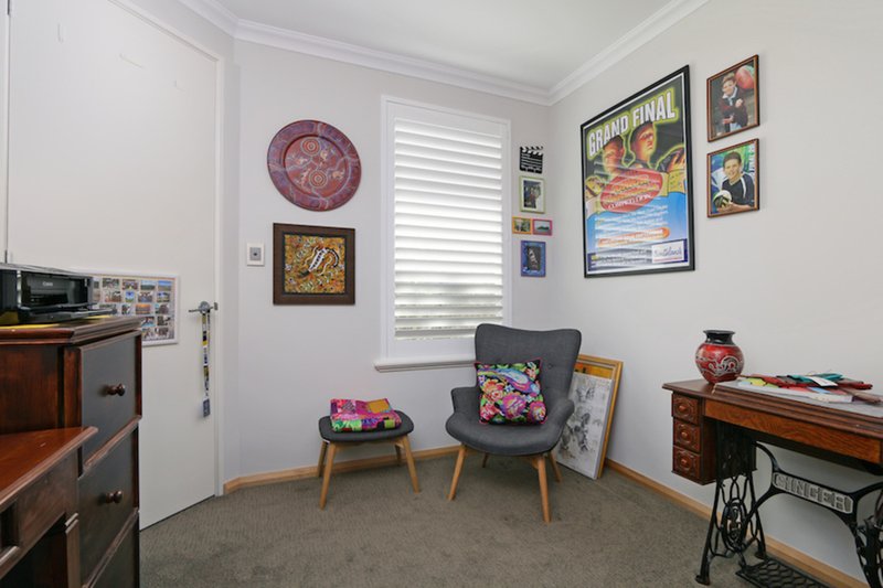 Photo - 10A Walker Court, Kardinya WA 6163 - Image 16