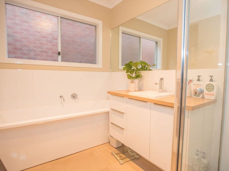 Photo - 10B Dugdale Street, Bacchus Marsh VIC 3340 - Image 4