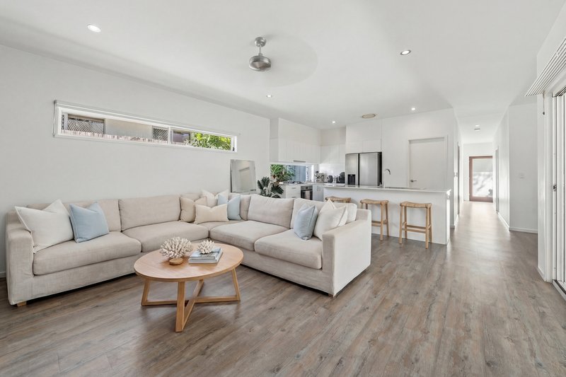 Photo - 10B Honeyeater Crescent, Peregian Springs QLD 4573 - Image 2