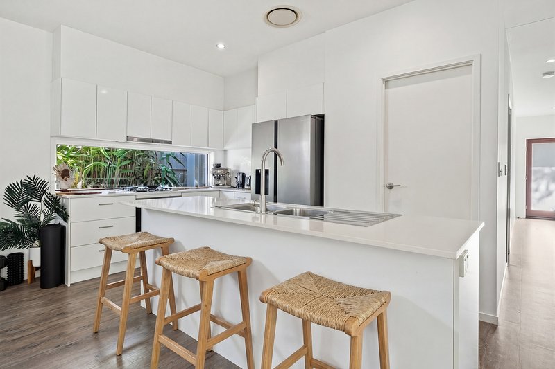 Photo - 10B Honeyeater Crescent, Peregian Springs QLD 4573 - Image 5