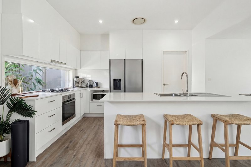 Photo - 10B Honeyeater Crescent, Peregian Springs QLD 4573 - Image 6