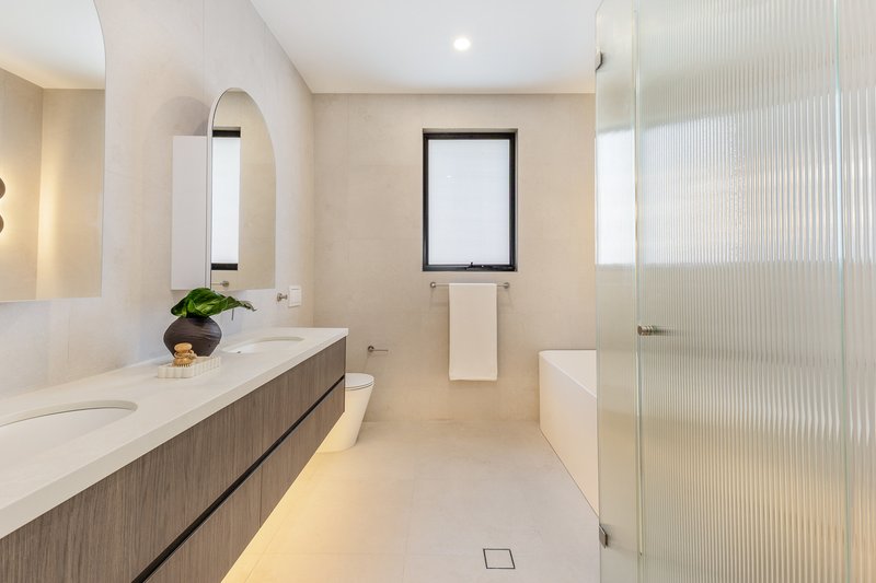 Photo - 10B Kiwong Street, Yowie Bay NSW 2228 - Image 6