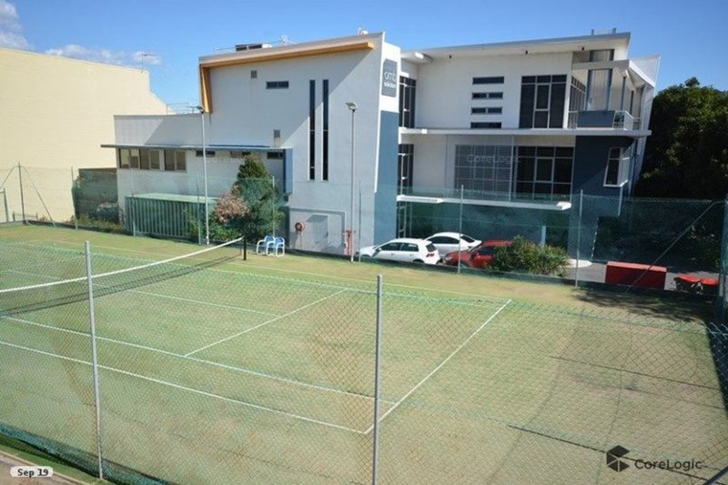 Photo - 10c/10 Marine Parade, Southport QLD 4215 - Image 5