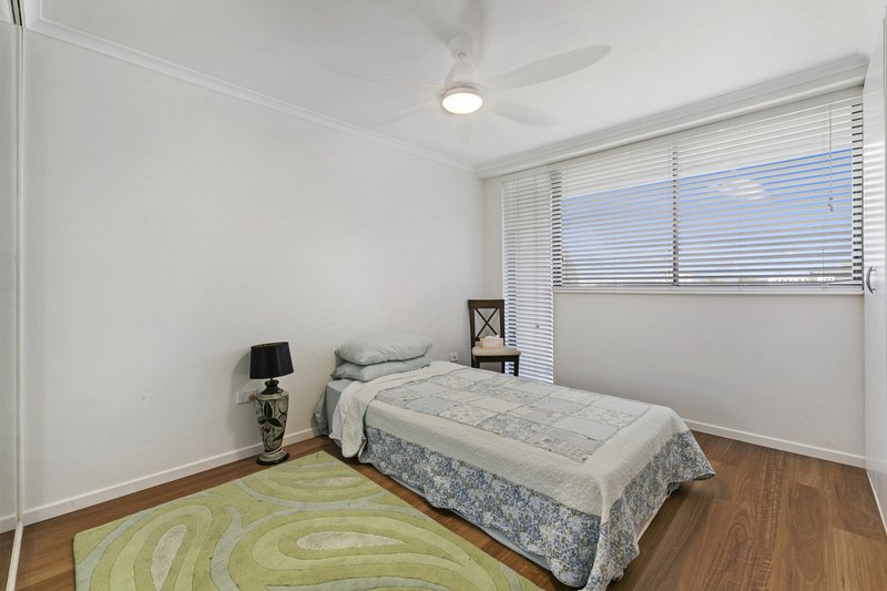 Photo - 10c/10 Marine Parade, Southport QLD 4215 - Image 4