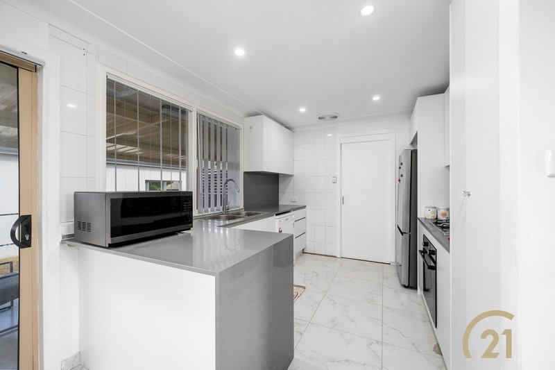 Photo - 11 - 11a Alt Street, Smithfield NSW 2164 - Image 5