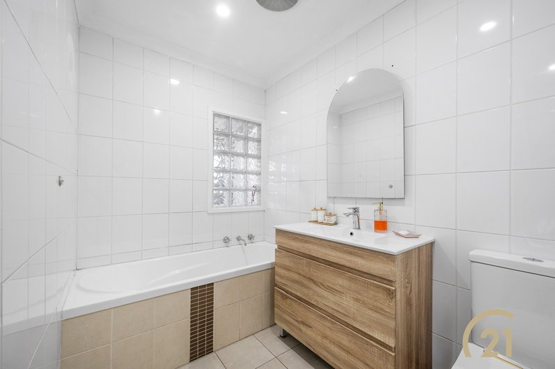 Photo - 11 - 11a Alt Street, Smithfield NSW 2164 - Image 9