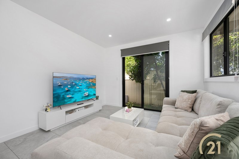 Photo - 11 - 11a Alt Street, Smithfield NSW 2164 - Image 11