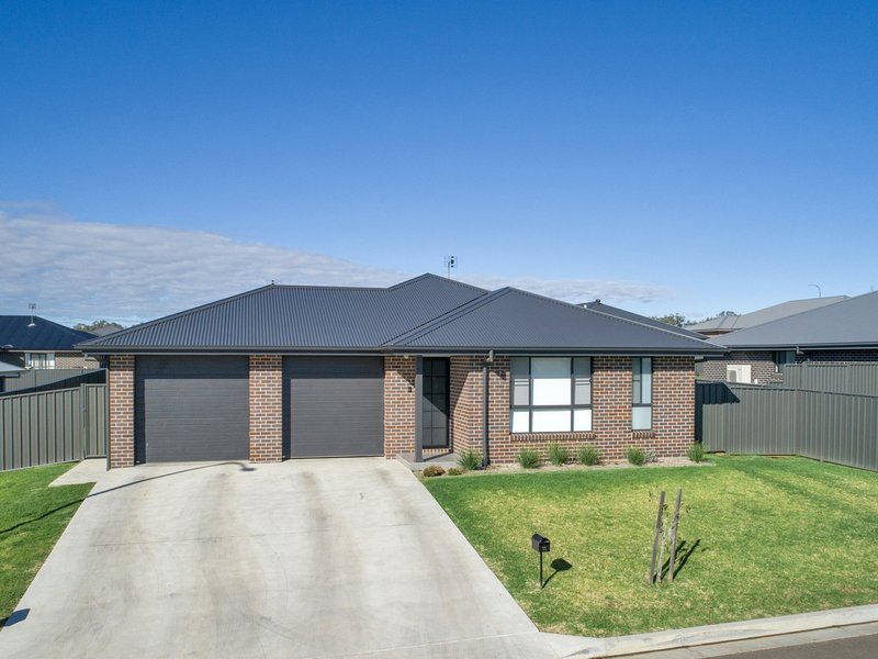 11-11a Evesham Circuit, North Tamworth NSW 2340