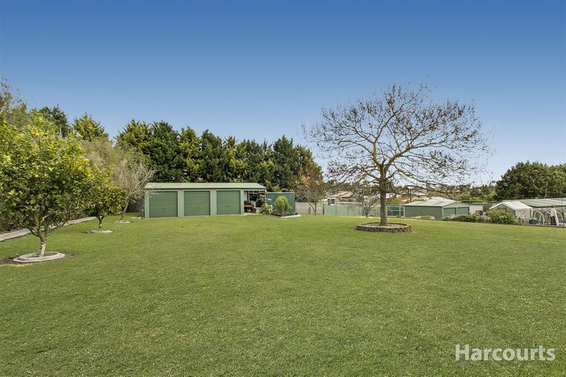 Photo - 11-12 Jindalee Court, Narre Warren South VIC 3805 - Image 14