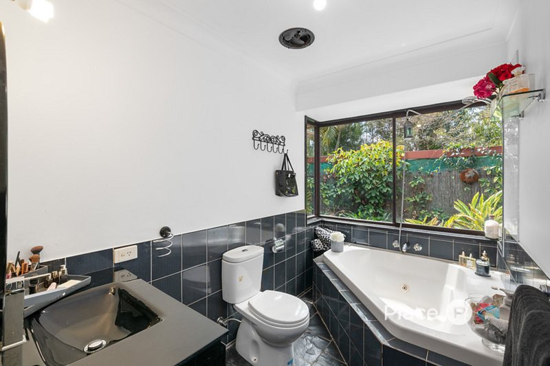 Photo - 11-13 Gardenia Court, Park Ridge South QLD 4125 - Image 14