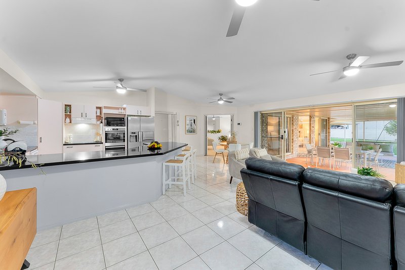 Photo - 11-15 Analie Street, Ningi QLD 4511 - Image 6