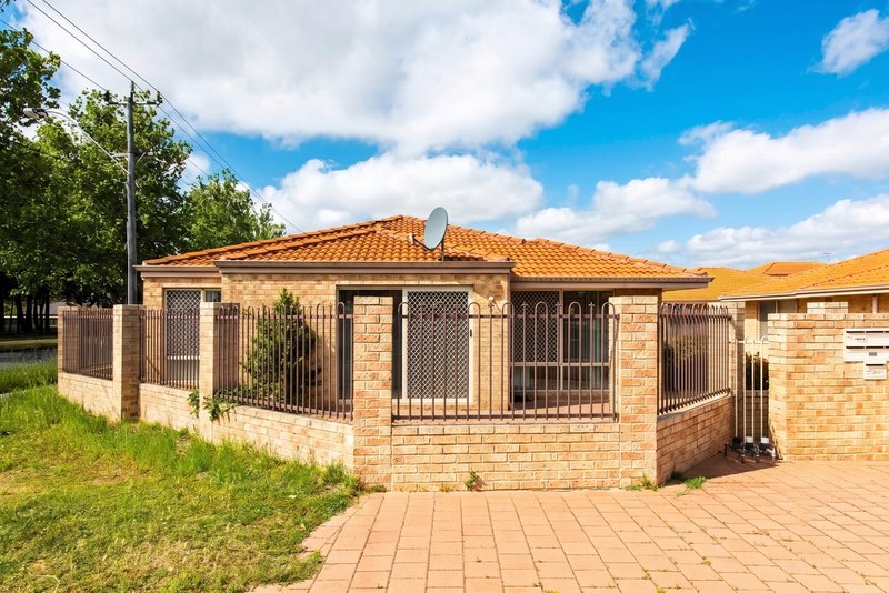 Photo - 1/1-3 Hannans Street, Morley WA 6062 - Image 1
