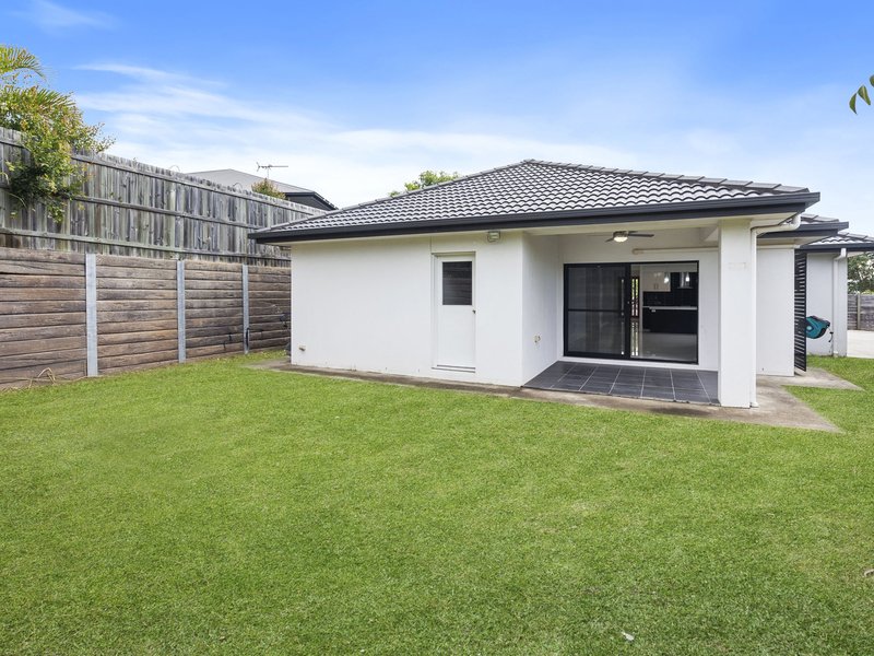 Photo - 11 Abbot Circuit, Bellbird Park QLD 4300 - Image 7