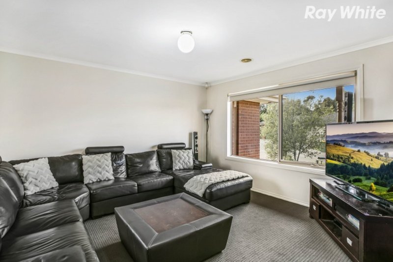 Photo - 11 Acre Court, Pakenham VIC 3810 - Image 3