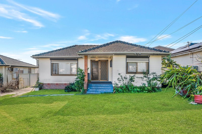 Photo - 11 Adaminaby Street, Heckenberg NSW 2168 - Image 3