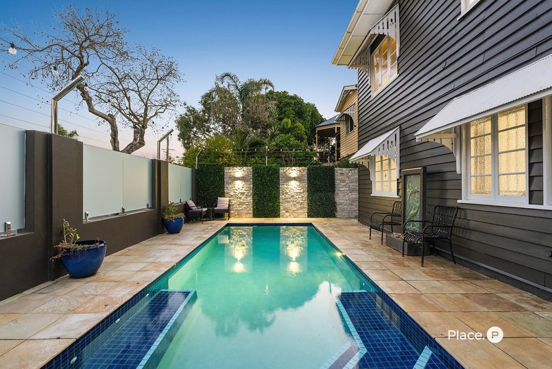 Photo - 11 Agnes Street, Wynnum QLD 4178 - Image 3