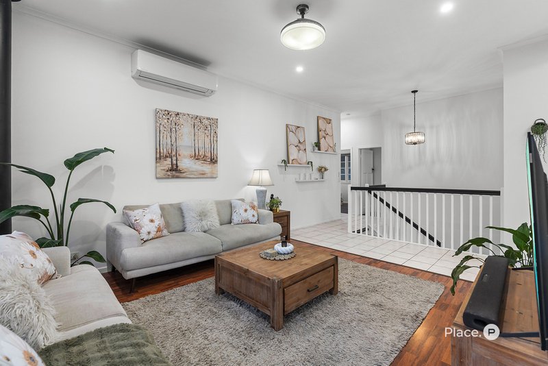 Photo - 11 Agnes Street, Wynnum QLD 4178 - Image 6