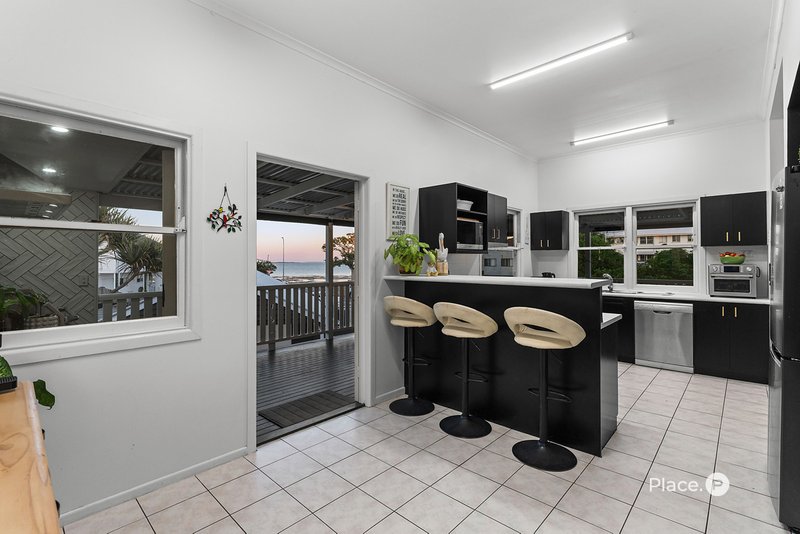 Photo - 11 Agnes Street, Wynnum QLD 4178 - Image 8