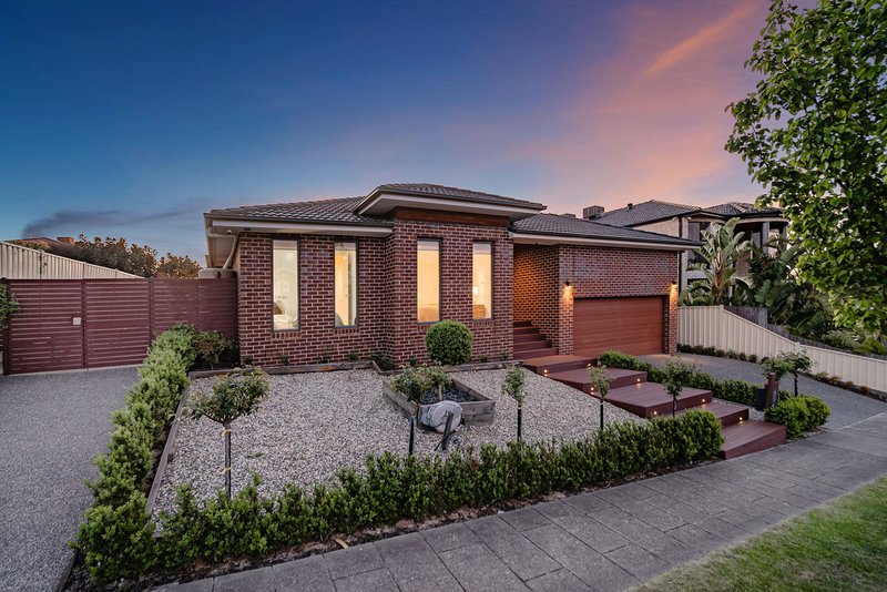 Photo - 11 Ainsworth Court, Roxburgh Park VIC 3064 - Image 2