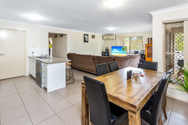 Photo - 11 Airedale Ct , Berrinba QLD 4117 - Image 4