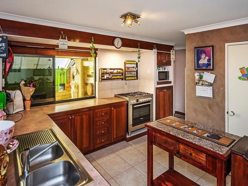 Photo - 11 Alcazar Avenue, Port Kennedy WA 6172 - Image 4