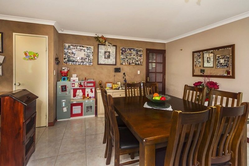 Photo - 11 Alcazar Avenue, Port Kennedy WA 6172 - Image 5