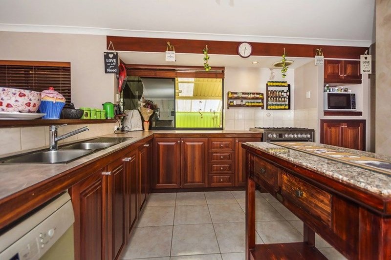 Photo - 11 Alcazar Avenue, Port Kennedy WA 6172 - Image 6