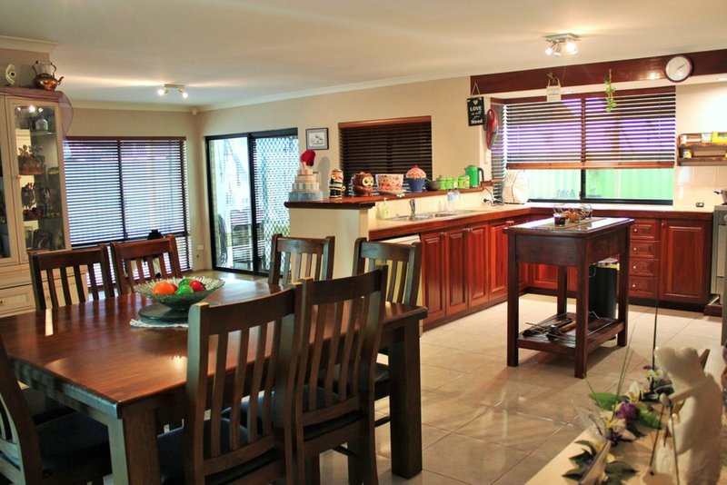 Photo - 11 Alcazar Avenue, Port Kennedy WA 6172 - Image 7