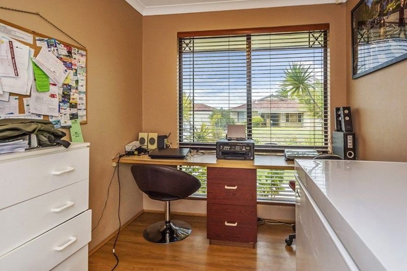 Photo - 11 Alcazar Avenue, Port Kennedy WA 6172 - Image 9