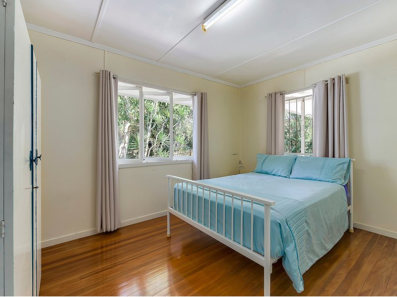 Photo - 11 Aldwych Street, Stafford Heights QLD 4053 - Image 7