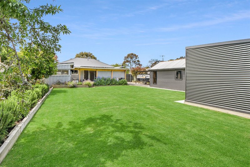 Photo - 11 Alexander Avenue, Horsham VIC 3400 - Image 15