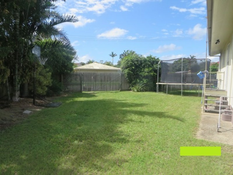 Photo - 11 Alkina Crescent, Boyne Island QLD 4680 - Image 3