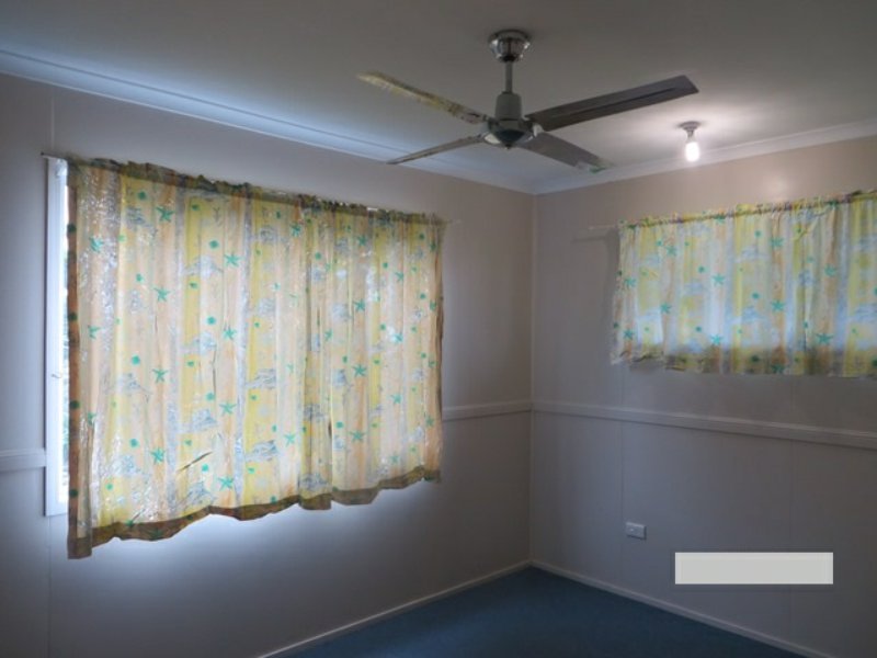 Photo - 11 Alkina Crescent, Boyne Island QLD 4680 - Image 7