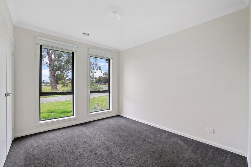 Photo - 11 Allure Place, Bunyip VIC 3815 - Image 8