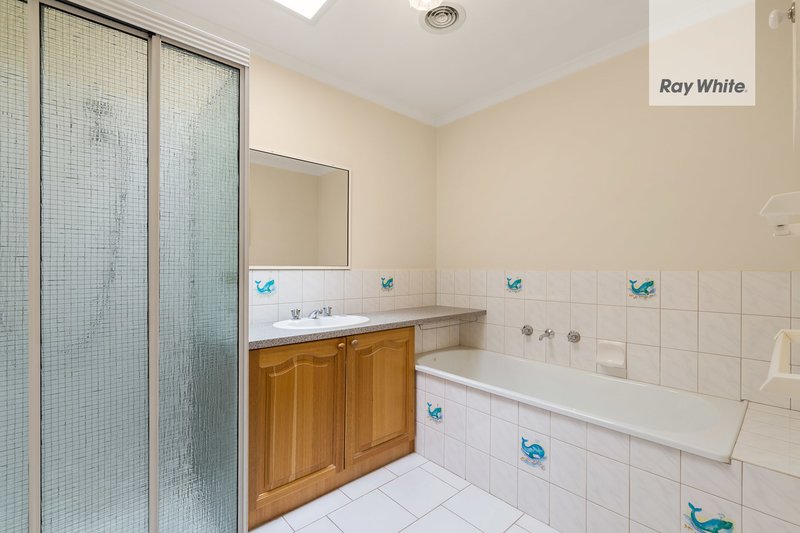 Photo - 1/1 Allwyn Crescent, Mill Park VIC 3082 - Image 8