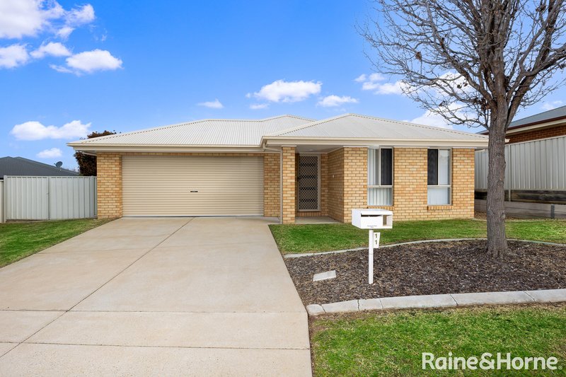 Photo - 11 Alma Crescent, Estella NSW 2650 - Image