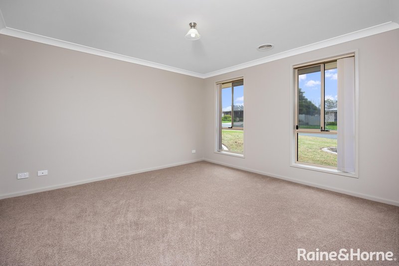 Photo - 11 Alma Crescent, Estella NSW 2650 - Image 2