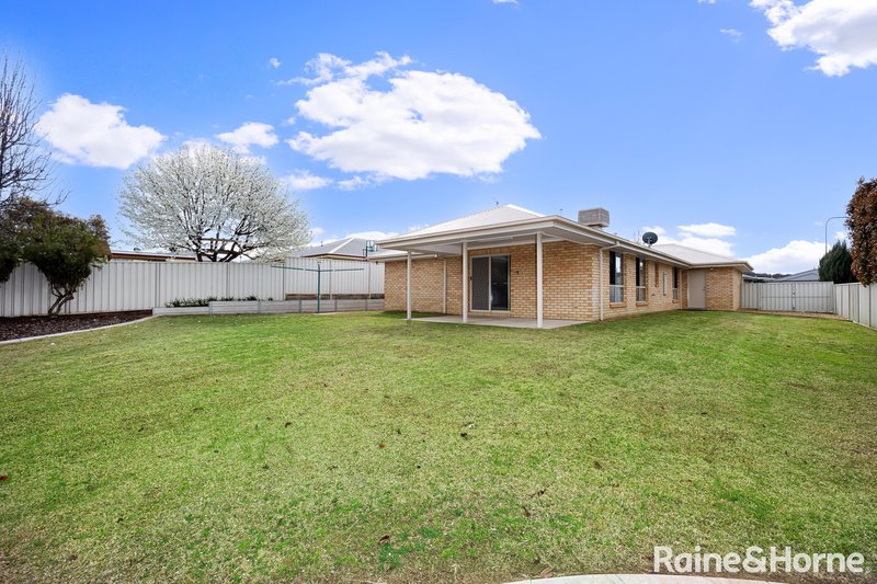 Photo - 11 Alma Crescent, Estella NSW 2650 - Image 12