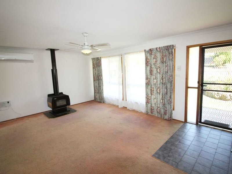 Photo - 11 Alonbar Crescent, Taree NSW 2430 - Image 5