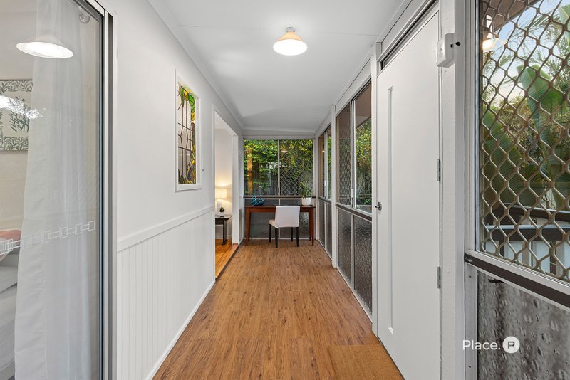 Photo - 11 Alrex Street, Everton Hills QLD 4053 - Image 16